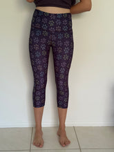 Load image into Gallery viewer, Blue Scribble Pocket Leggings