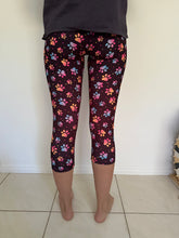 Load image into Gallery viewer, Black Leggings with Pocket Pattern - Sunset