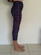 Load image into Gallery viewer, Blue Scribble Pocket Leggings