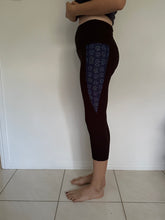 Load image into Gallery viewer, Black Leggings with Pocket Pattern - Blue Scribble